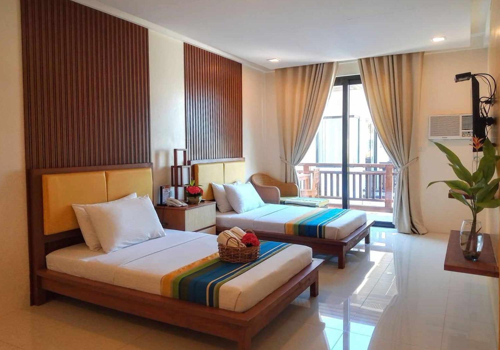 Puerto Del Sol Beach Resort And Hotel Club Bolinao Pangasinan Esterno foto
