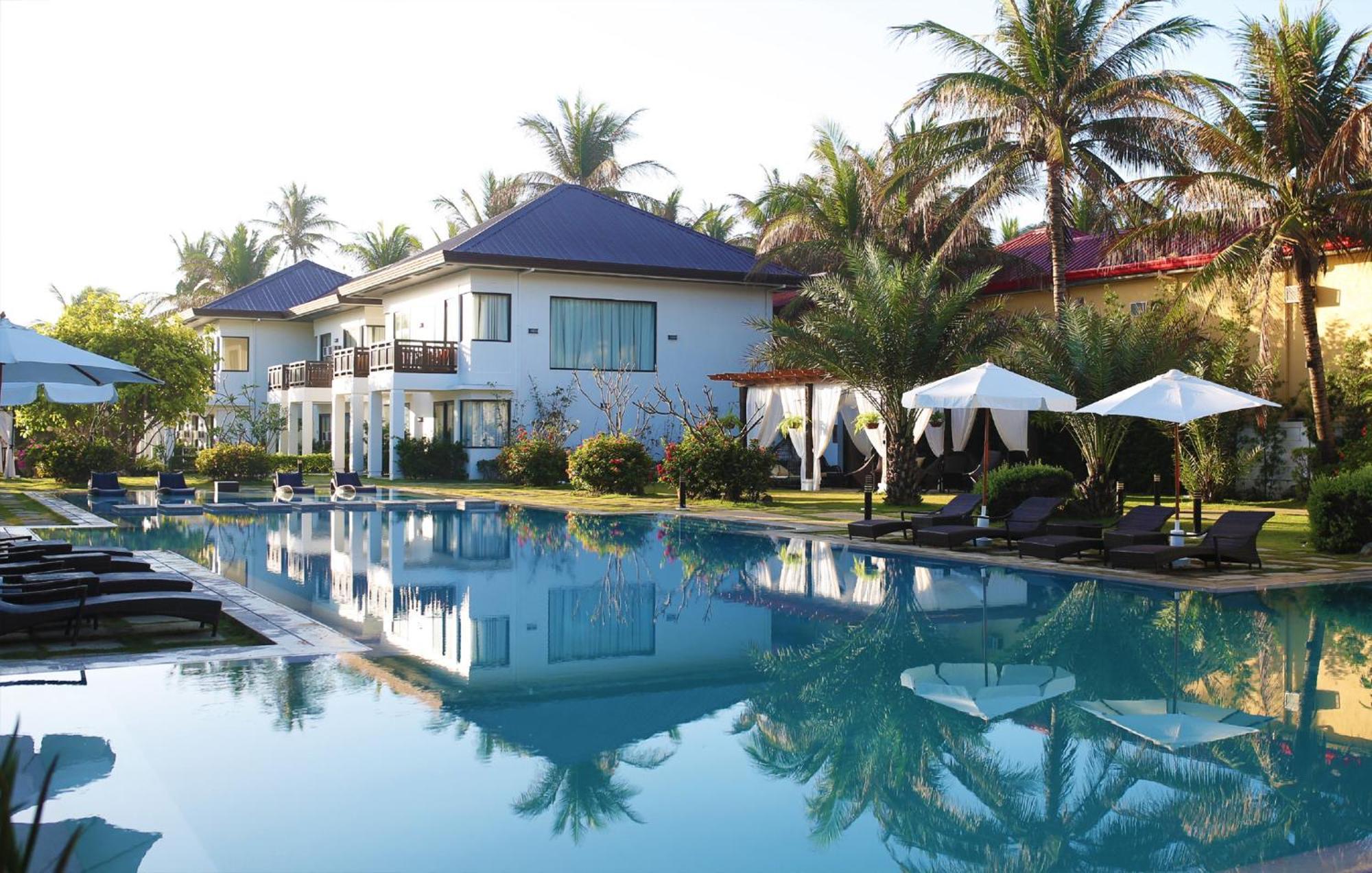 Puerto Del Sol Beach Resort And Hotel Club Bolinao Pangasinan Esterno foto