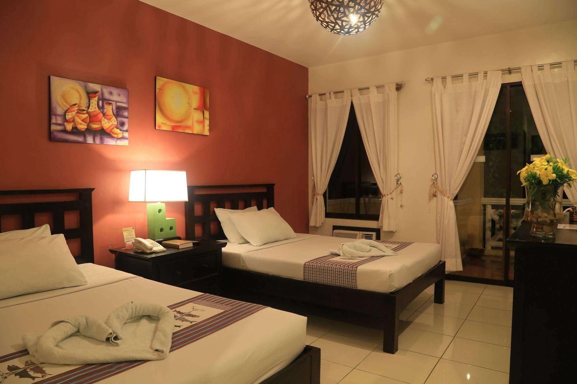 Puerto Del Sol Beach Resort And Hotel Club Bolinao Pangasinan Esterno foto