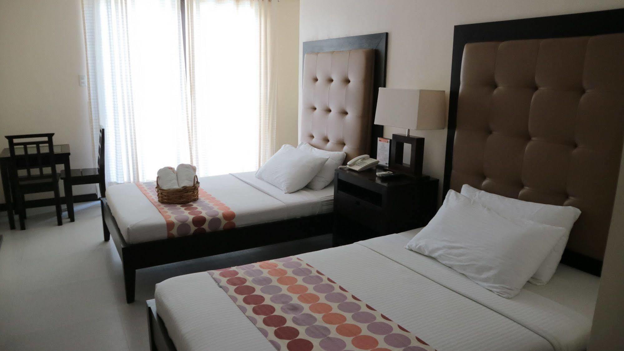 Puerto Del Sol Beach Resort And Hotel Club Bolinao Pangasinan Esterno foto